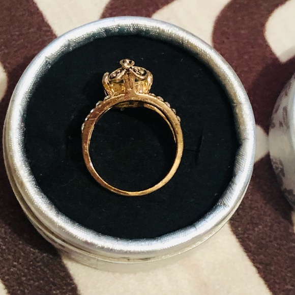 Ring - Picture 4 of 6